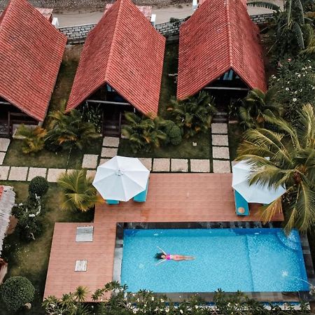Gayatri Bungalows Batununggul Екстериор снимка