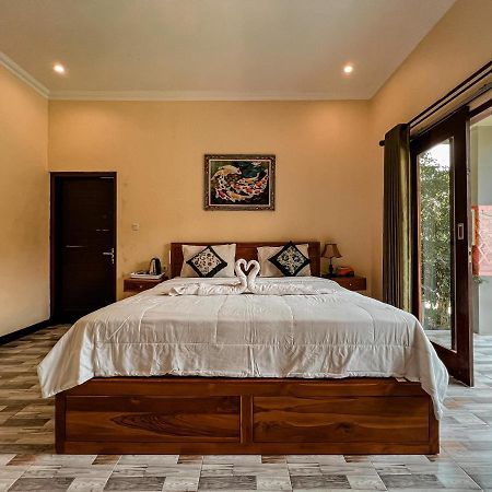 Gayatri Bungalows Batununggul Екстериор снимка