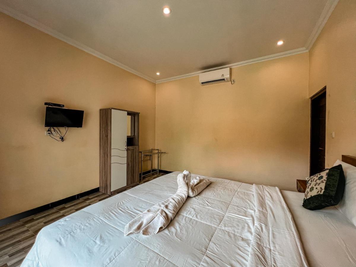 Gayatri Bungalows Batununggul Екстериор снимка