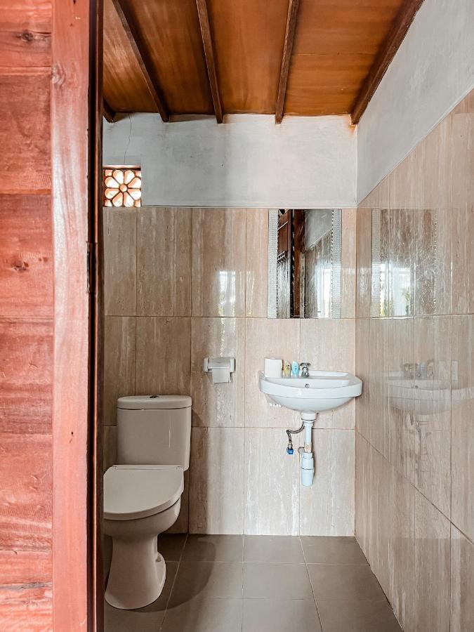 Gayatri Bungalows Batununggul Екстериор снимка