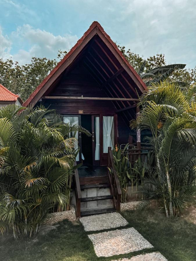 Gayatri Bungalows Batununggul Екстериор снимка