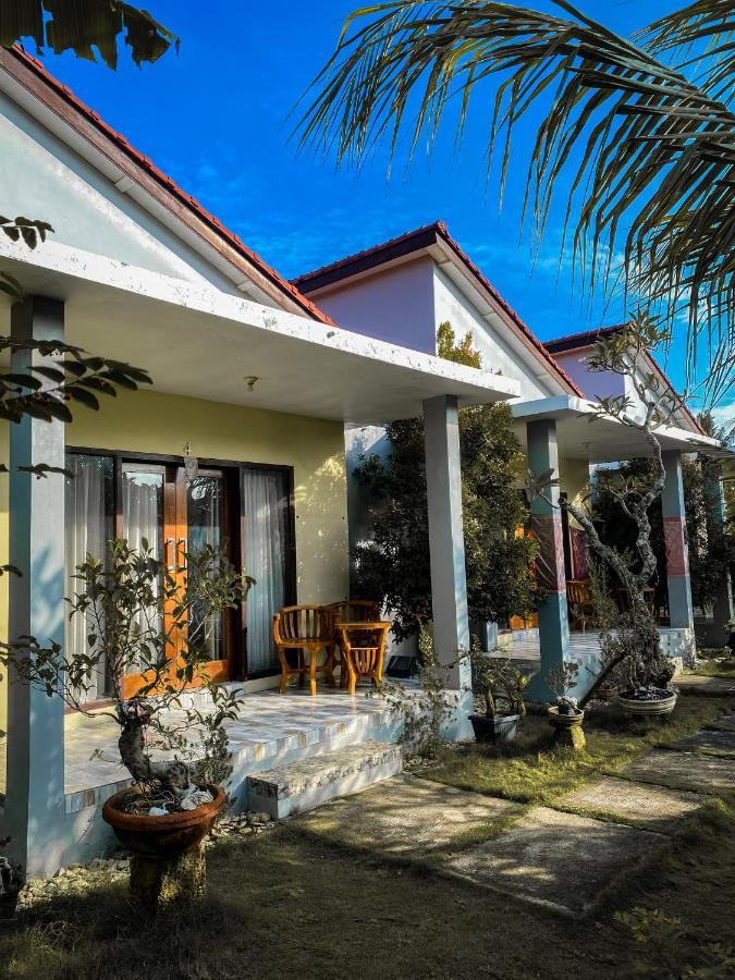 Gayatri Bungalows Batununggul Екстериор снимка